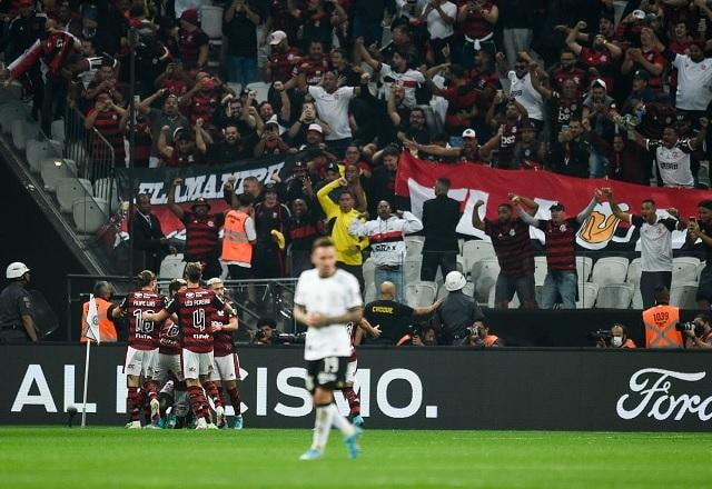 Imagem da noticia Corinthians tenta "Maracanaço" contra Flamengo, mas retrospecto não empolga