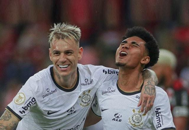 Imagem da noticia Corinthians vence Flamengo e se garante na fase de grupos da Libertadores