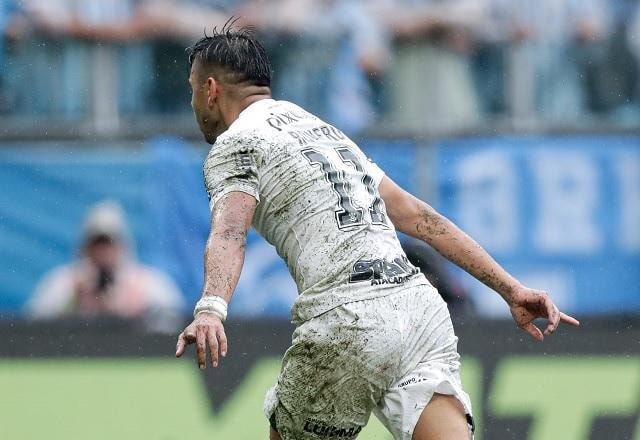 Imagem da noticia Corinthians vence Vasco de virada e ganha fôlego na luta contra o Z4