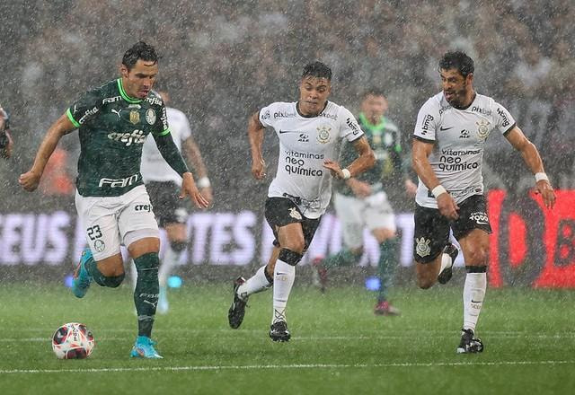 Imagem da noticia Palmeiras x Corinthians: onde assistir, escalações e desfalques