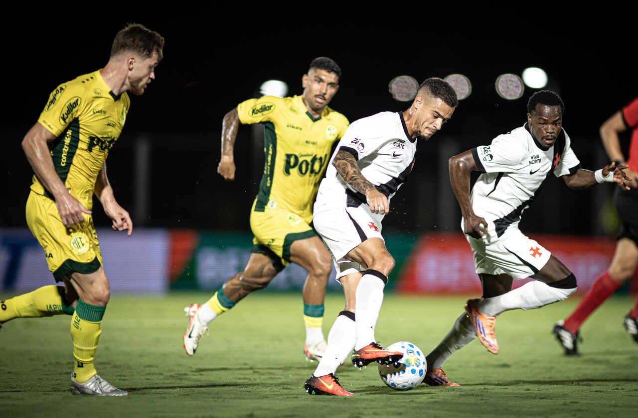 Imagem da noticia Vasco sofre oitava derrota nos últimos dez jogos do Brasileirão