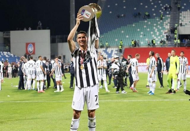 Imagem da noticia Muita grana! Autoridades descobrem acordo irregular entre Juventus e CR7