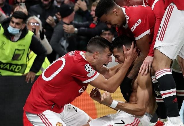 Imagem da noticia Alex Telles exalta Cristiano Ronaldo: "Quando está on fire é incrível"