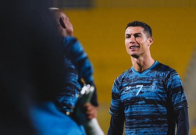 Imagem da noticia Cristiano Ronaldo tem estreia adiada no Al-Nassr por punição, diz jornal