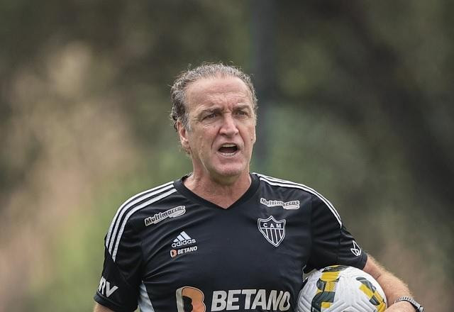 Imagem da noticia Cuca descarta demissão do Atlético-MG: "Afundamos juntos ou saímos juntos. Eu não largo"