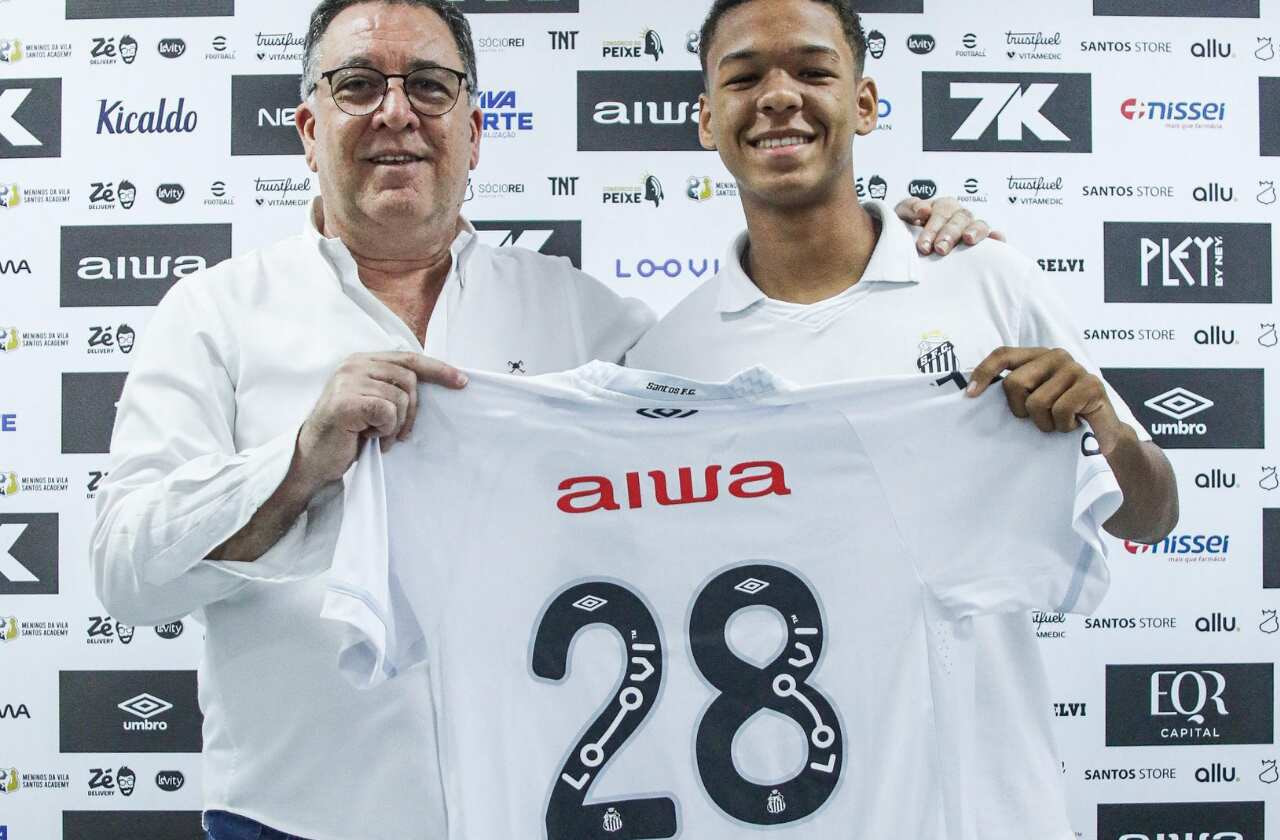 Imagem da noticia Destaque da base assina primeiro contrato profissional com o Santos