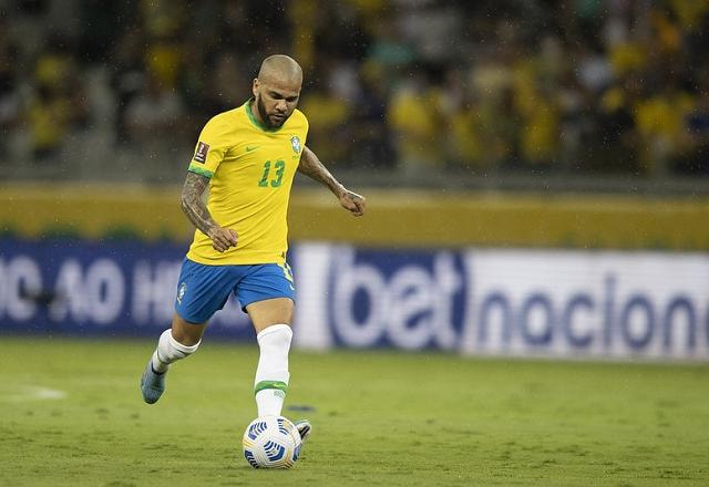 Imagem da noticia "Quando duvidam de mim, colocam motivação extra", diz Dani Alves