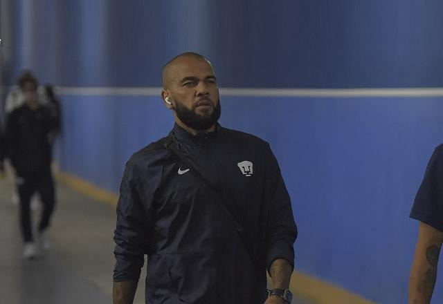 Imagem da noticia Daniel Alves sofre lesão ligamentar no joelho, anuncia Pumas