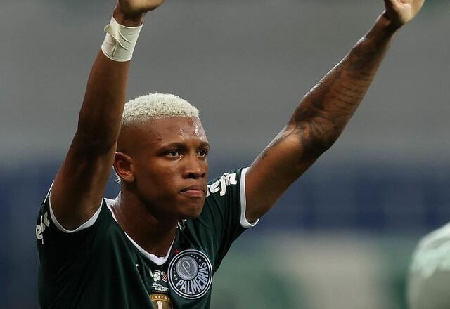 Imagem da noticia Danilo, do Palmeiras, revela não ter acreditado em convocação: "Estava dormindo"