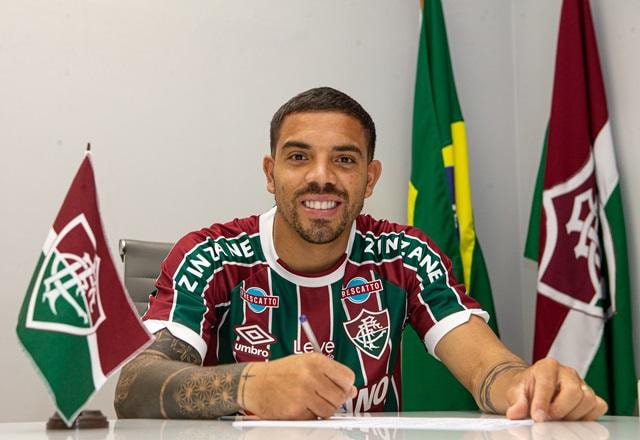 Imagem da noticia Fluminense anuncia a contratação de meio-campista David Terans