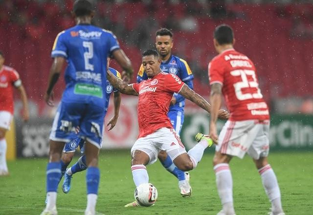 Imagem da noticia Internacional vence Aimoré e volta ao G4 do Campeonato Gaúcho