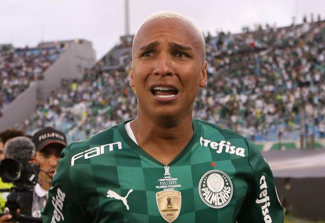 Imagem da noticia Deyverson provoca Gabigol e Flamengo após título: "Não está ganhando nada"