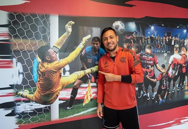 Imagem da noticia Após polêmica no Flamengo, Diego Alves posta: "Que Deus perdoe essas pessoas ruins"
