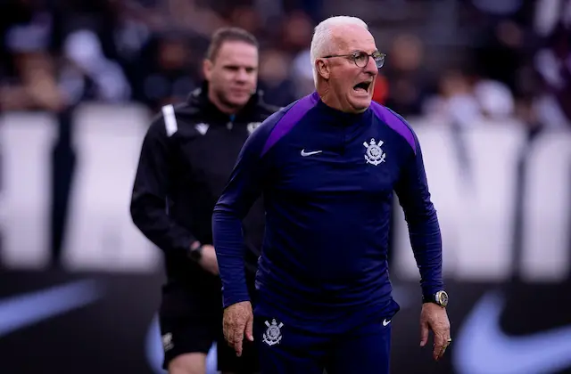 Dorival admite derrota merecida e lança desafio sobre Copa do Brasil: "Me cobra" Dorival admite derrota merecida e lança desafio sobre Copa do Brasil: "Me cobra"