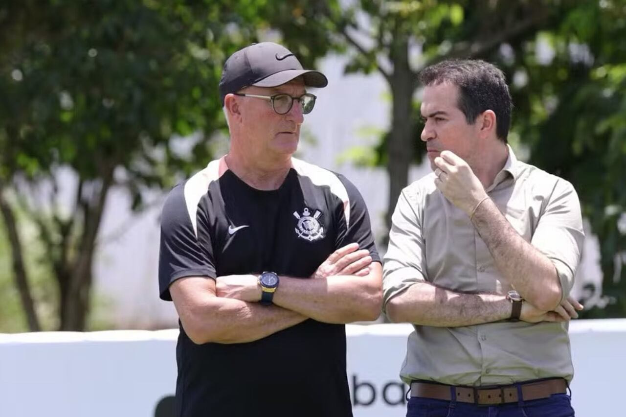 Imagem da noticia Corinthians tenta acordo para pagar multa milionária a Dorival Júnior