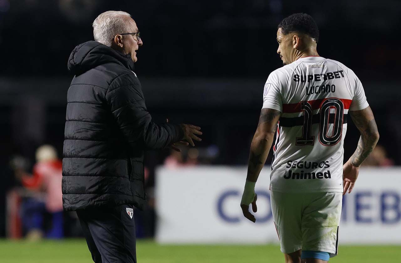 Imagem da noticia São Paulo vê temporada mudar de rumo após sequência sem vitórias e liga alerta