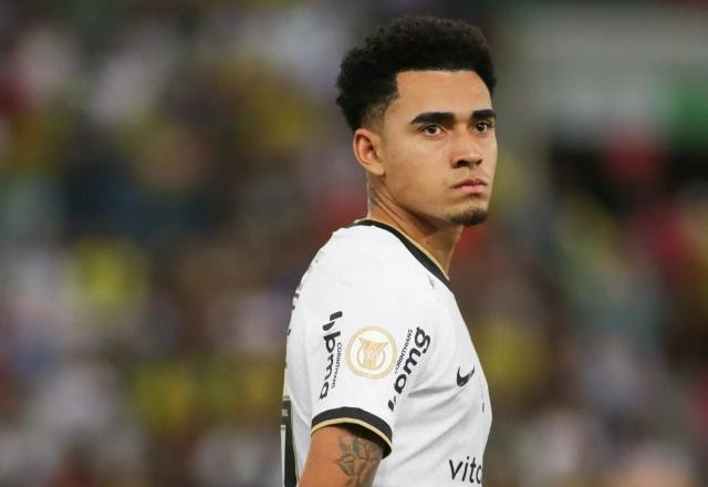 Imagem da noticia "Com 7 anos eu estava jogando bola na cadeia", relembra volante do Corinthians