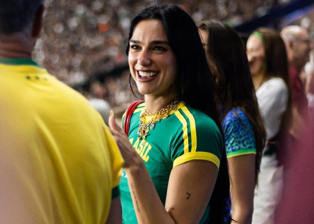 Imagem da noticia Dua Lipa marca presença em Fluminense x Flamengo no Maracanã