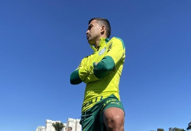 Imagem da noticia Dudu manda recado à torcida do Palmeiras: "Feliz por voltar para minha casa"