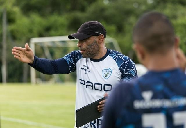Imagem da noticia Edinho, filho de Pelé, diz que gostaria de estar com o pai no hospital