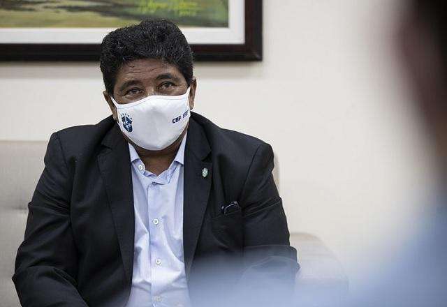 Imagem da noticia Presidente da CBF nega busca por Guardiola, mas abre caminho para estrangeiro na seleção