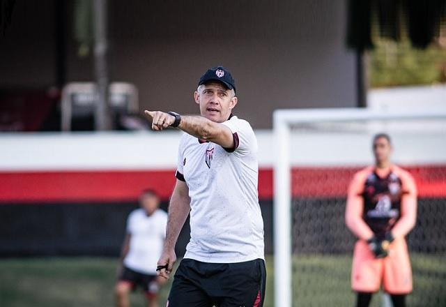 Imagem da noticia Eduardo Baptista vê jogo contra o São Paulo como chance de reação do Atlético-GO