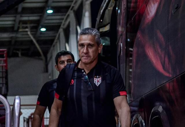 Imagem da noticia Em desabafo, Jorginho defende Cuca e critica Abel: "Não descobriu o futebol"