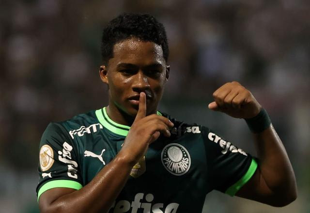 Imagem da noticia Palmeiras ultrapassa Botafogo em chances matemáticas do título brasileiro