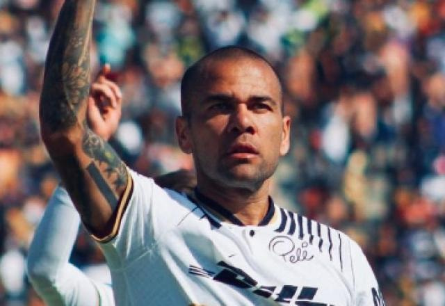 Imagem da noticia Enquanto aguarda recurso, Dani Alves joga futebol na prisão