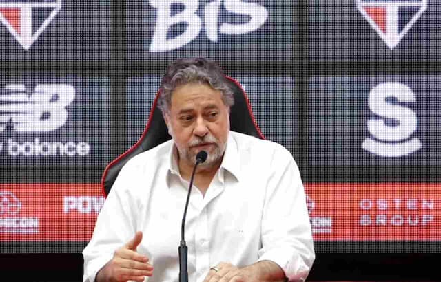 Casares divide culpa por momento do São Paulo e quer Crespo em 2026 Casares divide culpa por momento do São Paulo e quer Crespo em 2026