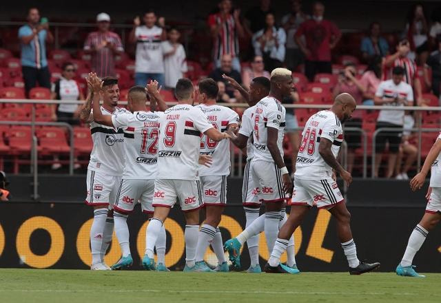 Imagem da noticia Com equipe reserva, São Paulo bate o Botafogo-SP no Morumbi