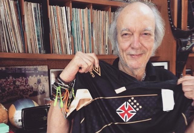 Imagem da noticia Vasco lamenta morte de Erasmo Carlos: "Descanse em paz, Tremendão"