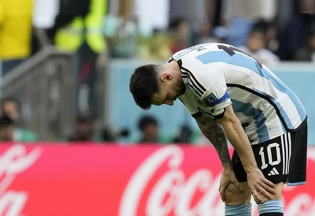 Imagem da noticia Messi desabafa após derrota da Argentina: "Estamos mortos. É um golpe muito duro"