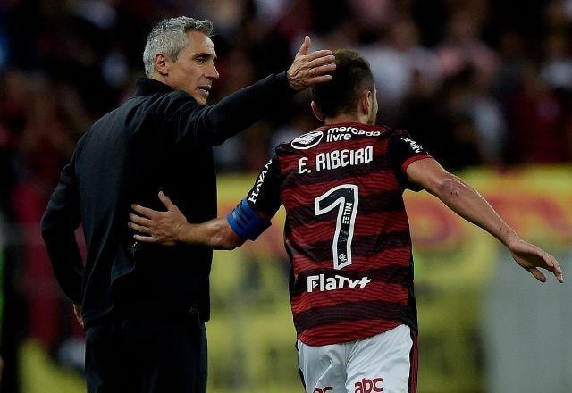Imagem da noticia Flamengo vence Católica, carimba vaga na Libertadores e alivia pressão