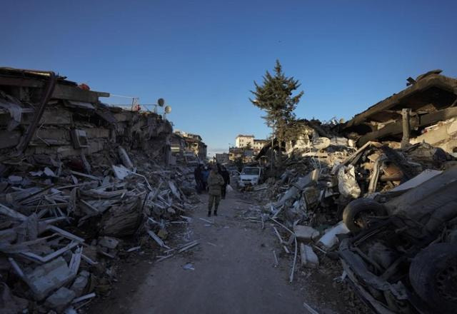 Imagem da noticia Ex-jogador do Chelsea segue desaparecido após terremoto na Turquia
