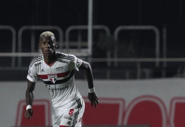 Imagem da noticia Exame detecta fratura e ruptura de ligamento em tornozelo de Arboleda