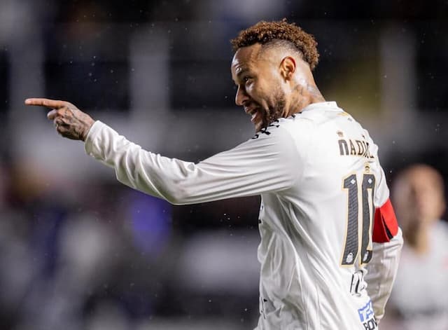 Neymar celebra vitória do Santos e já foca em decisão na Copa do Brasil Neymar celebra vitória do Santos e já foca em decisão na Copa do Brasil