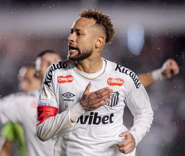 Santos bate o Bragantino com gol de Neymar na Vila Belmiro Santos bate o Bragantino com gol de Neymar na Vila Belmiro