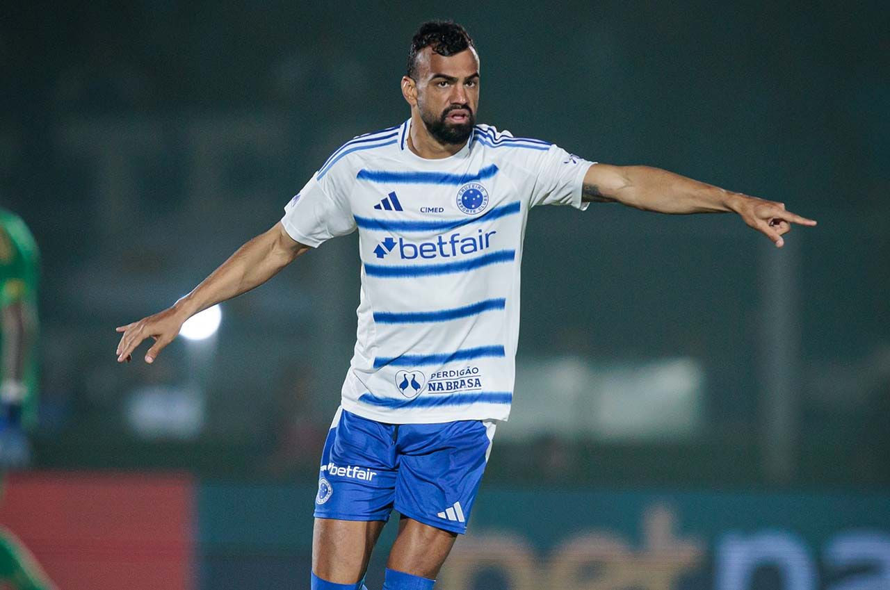 Imagem da noticia Fabrício Bruno lamenta empate do Cruzeiro com o Ceará: "Sentimento de tristeza"