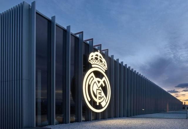 Imagem da noticia Real Madrid faz doação milionária a refugiados da guerra da Ucrânia