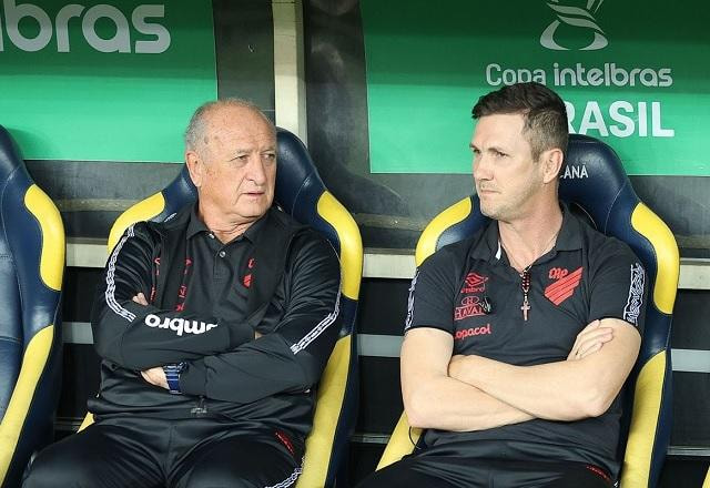 Imagem da noticia Felipão rebate reclamações do Flamengo: "Não venha com choradeira"