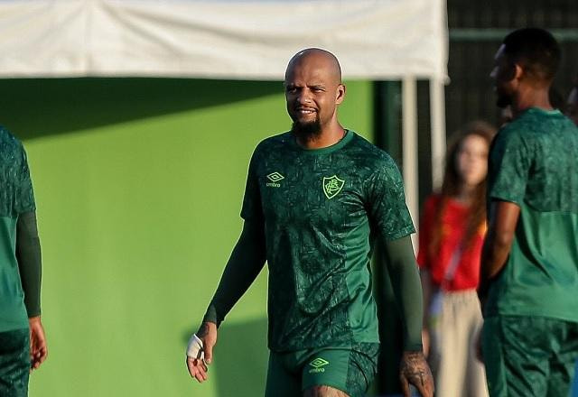 Imagem da noticia Felipe Melo e Diniz condenam publicação de jornal: "Falta de respeito"