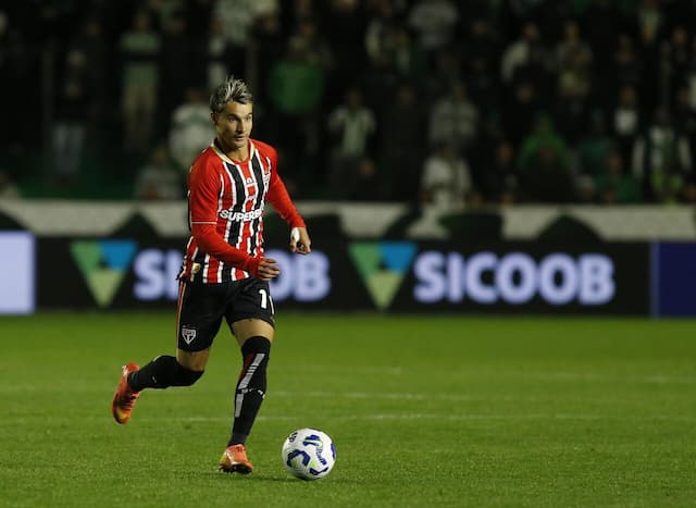 Clubes da Turquia fazem sondagem por Ferreira, do São Paulo Clubes da Turquia fazem sondagem por Ferreira, do São Paulo