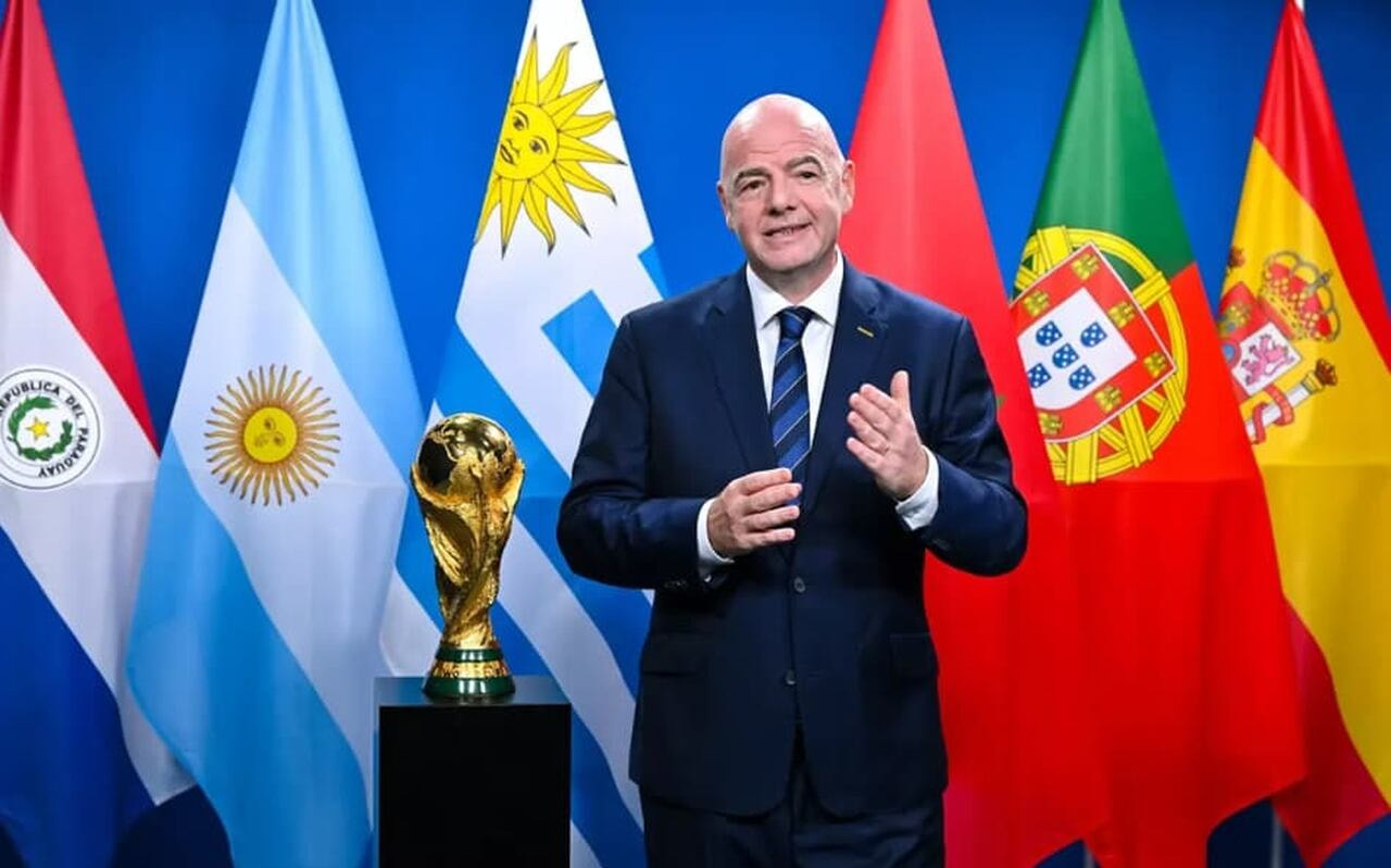 Imagem da noticia Infantino: "Se um jogador cobre a boca e diz algo racista, precisa ser expulso"