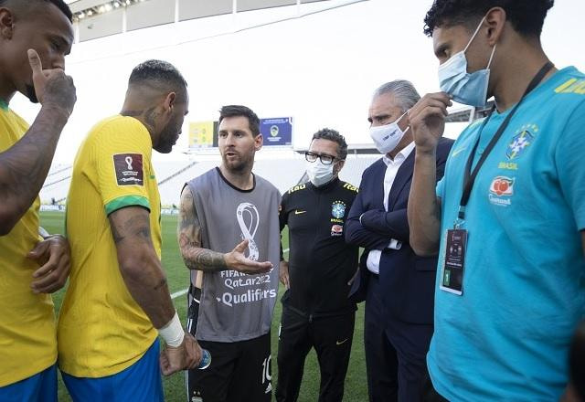 Imagem da noticia Fifa remarca Brasil x Argentina interrompido pela Anvisa; veja data