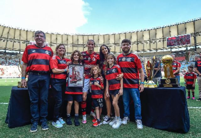 Imagem da noticia Filipe Luís e Rodrigo Caio são homenageados no Maracanã em despedida