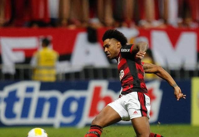 Imagem da noticia Flamengo anuncia transferência de Vitinho a clube da Arábia Saudita