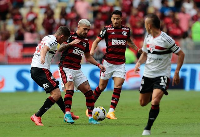 Imagem da noticia São Paulo x Flamengo: onde assistir, escalações e desfalques