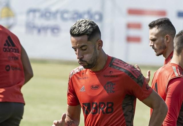 Imagem da noticia Flamengo acerta rescisão contratual do lateral-direito Isla