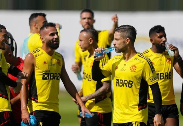 Imagem da noticia Flamengo x Coritiba: onde assistir, escalações e desfalques